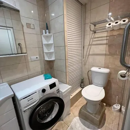 Ticha Lokalita, Mhd Do 5 Minut, Len 2 Km Od Centra Apartment *
